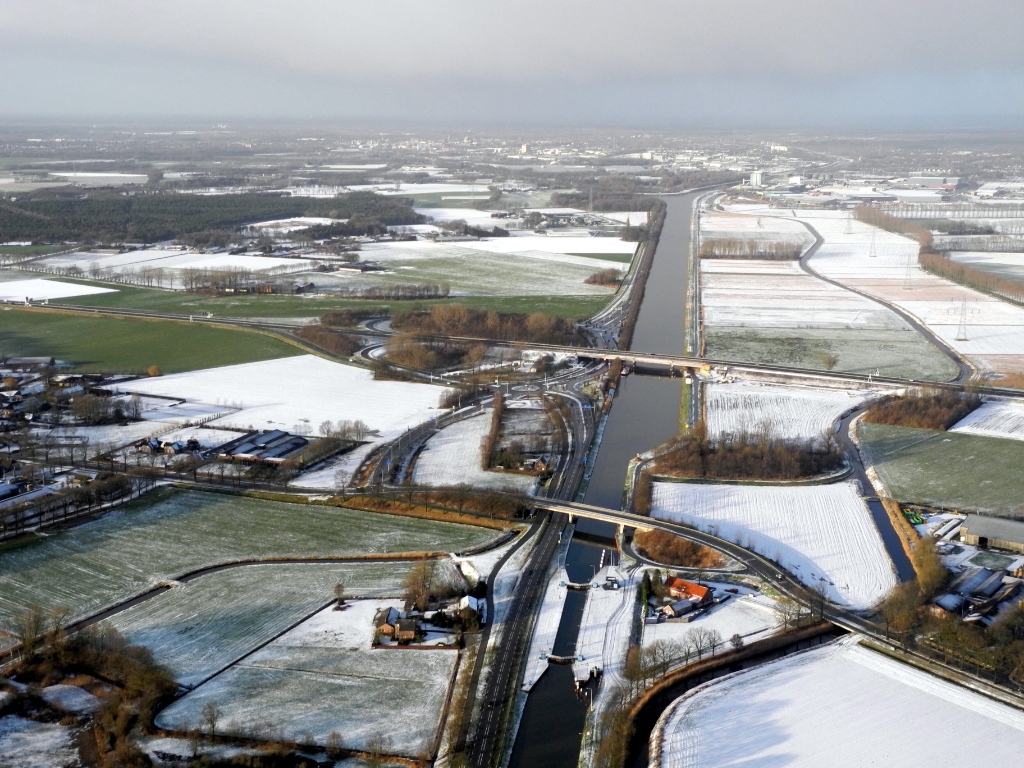 06.jpg - Sluis 10 met op de achtergrond Helmond