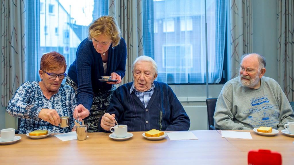 147924803550247_38884954_1280.jpg - tentoonstelling van de Heemkunde in Gemeentehuis Someren