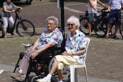 19 oudjes en fietsers