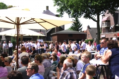27 veel volk