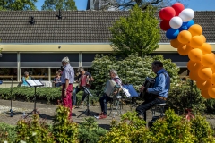 Zingen-voor-saamhorigheid-Koningsdag-Henricushof-2020-Lierop-18