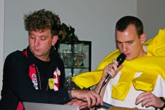 Boy-helpt-bart-bij-presentatie