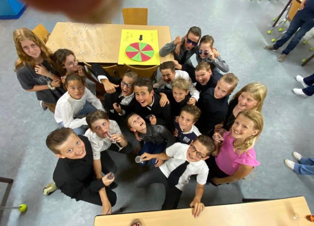 Leerlingen van ’t Rendal glijden uit! – Slaponline
